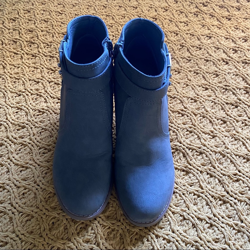 Nautica Gray Heeled Ankle Boot